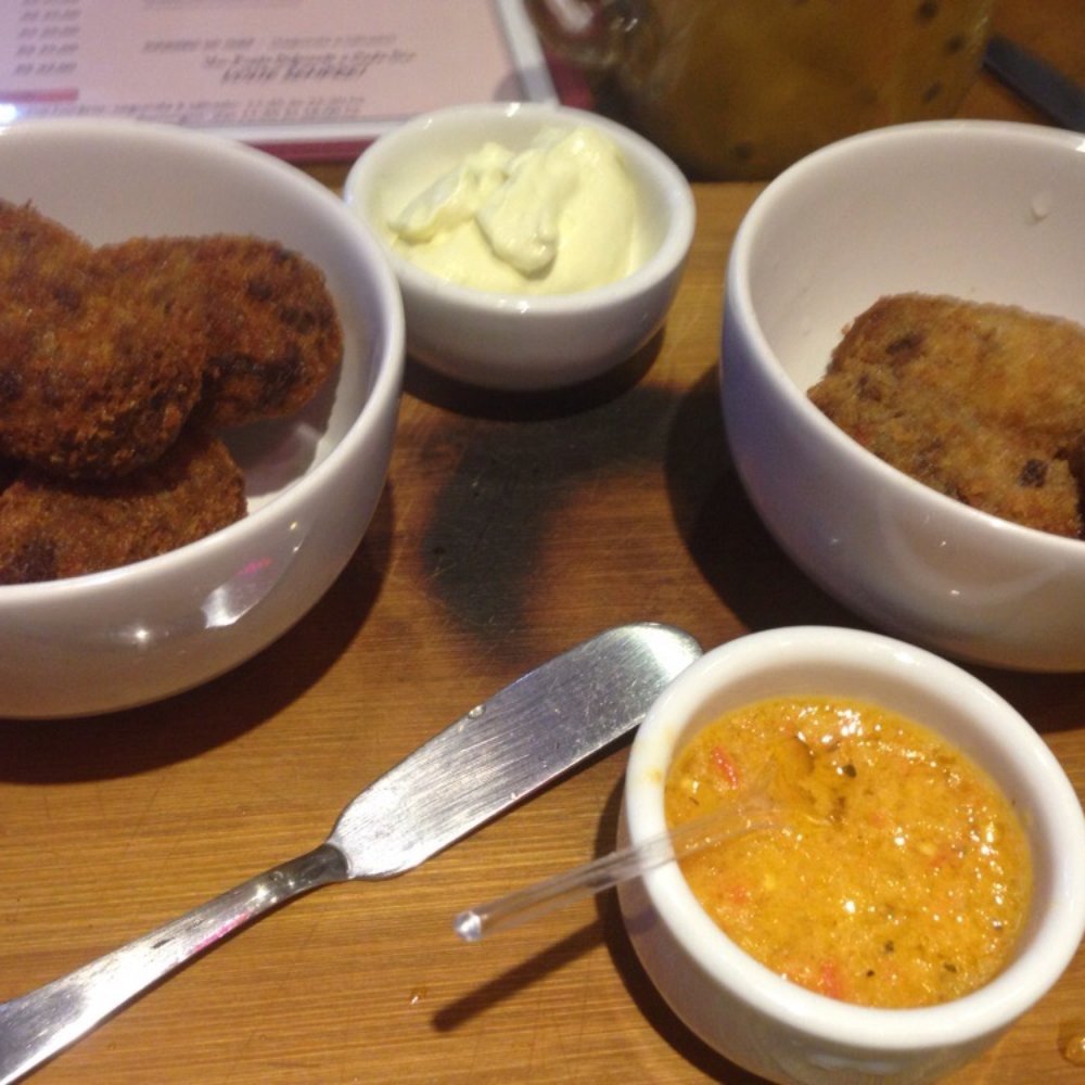 Dom Molinero - Beef croquettes offered with mayo and a hot sauce - Modern European Near Me - São Paulo, SP