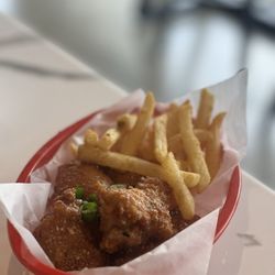 Paik's Noodle - Soy garlic chicken wings (5 pieces)