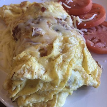 Kihei Caffe Lahaina - Atkins omelet - Breakfast & Brunch Near Me - Lahaina, Hawaii