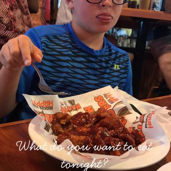Hooters - Sports Bars Near Me - Pensacola Beach, Florida