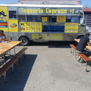 Taqueria Express - Front of truck & tables - Mexican Near Me - Tulsa, Oklahoma