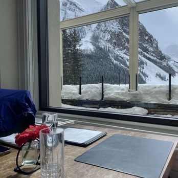 Lakeview Lounge - Canadian (New) Near Me - Lake Louise, Alberta