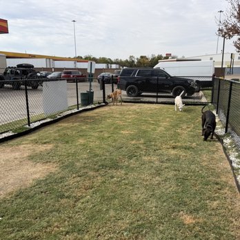 Love's Travel Stop - Dog park - Gas Stations Near Me - West Memphis, Arkansas