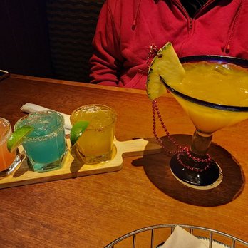 Red Lobster - Margarita flight and passionfruit lobsterita - Seafood Near Me - North Haven, Connecticut
