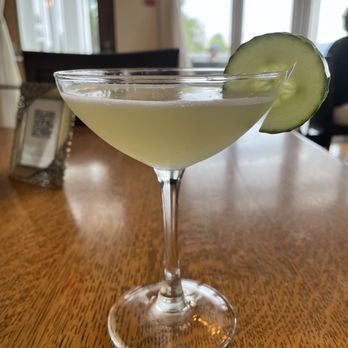 Lakeside Dining Room - Cuke gimlet - Canadian (New) Near Me - Kelowna, British Columbia Lakeside Dining Room - Cuke gimlet - Canadian (New) Near Me - Kelowna, British Columbia