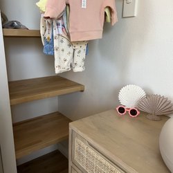 Mr G Contractor - Floating shelves in closet