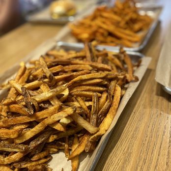 Mooyah Burgers Fries Shakes 123 Photos 70 Reviews Burgers 8050 International Dr Orlando Fl Restaurant Reviews Phone Number Menu