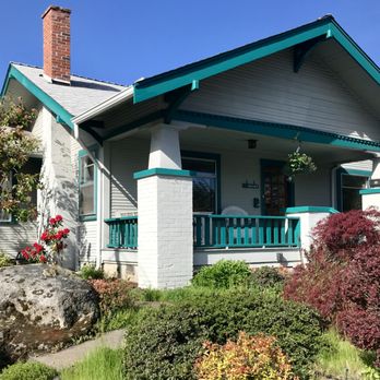 Shrew's House Bed & Breakfast - Bed & Breakfast Near Me - Ashland, Oregon Shrew's House Bed & Breakfast - Bed & Breakfast Near Me - Ashland, Oregon