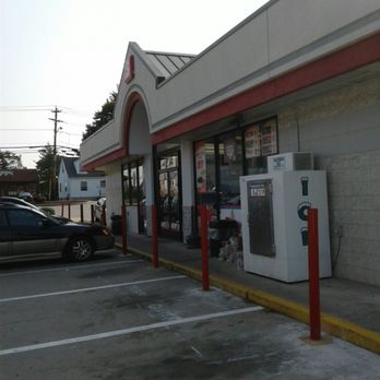 Speedway - a car parked in front of a gas station - Gas Stations Near Me - North Providence, Rhode Island
