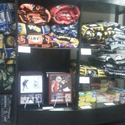 Tonys Sports Emporium - Sports and celebrity plaques Sports and other blankets