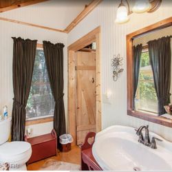 Lexington House Bed & Breakfast