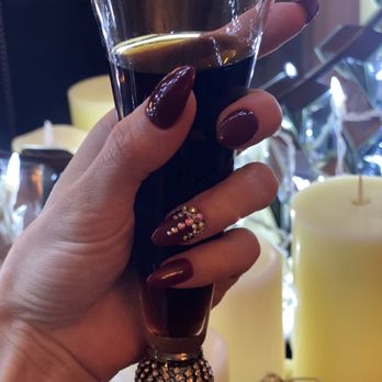 Hollywood Nails & Spa - Nail Salons Near Me - Franklin, Tennessee