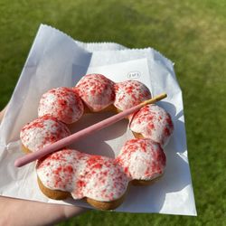 & Tea - Strawberry mochi donut