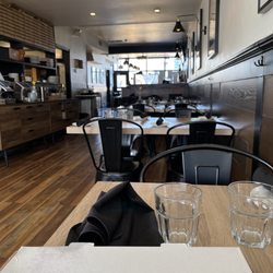 Pizzeria Via Napoli - Dining area
