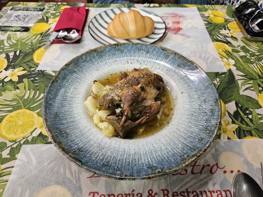 Lo Nuestro Taperia & Restaurante by null