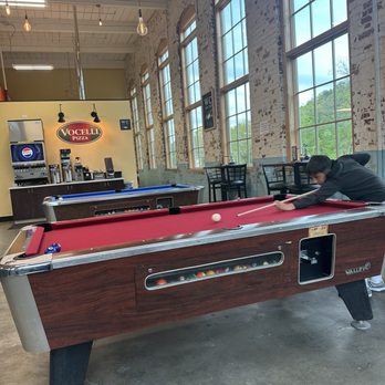 Vocelli Pizza - Playing some pool while we wait for our food - Pizza Near Me - Dalton, Georgia