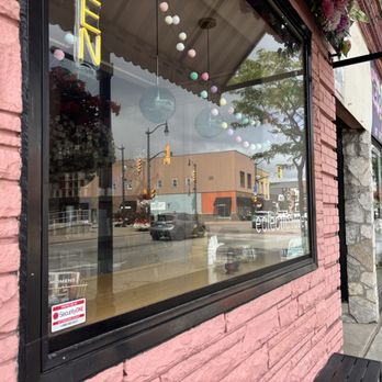 Eclectic Love - The entrance - Breakfast & Brunch Near Me - Kingsville, Ontario