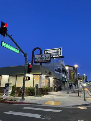 Pho Huong Que by null