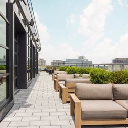 Syn Rooftop & Bar