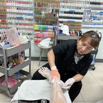 Pro Nails - Nail Salons Near Me - Honolulu, Hawaii