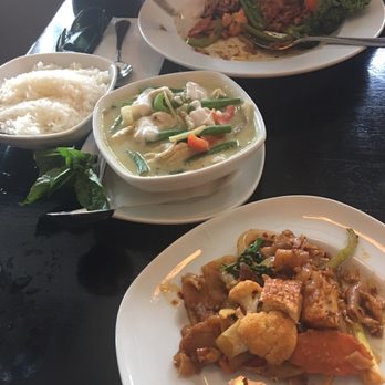 Thai Bloom! - It's Drunken Noodles(tofu) and green curry(chicken) - Thai Near Me - Portland, Oregon Thai Bloom! - It's Drunken Noodles(tofu) and green curry(chicken) - Thai Near Me - Portland, Oregon