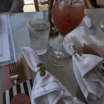 Nigel's Waterfront Restaurant - Table scape with my lily spritz (non alcoholic bev) SO REFRESHING I got two lol - Bars Near Me - Long Beach, California