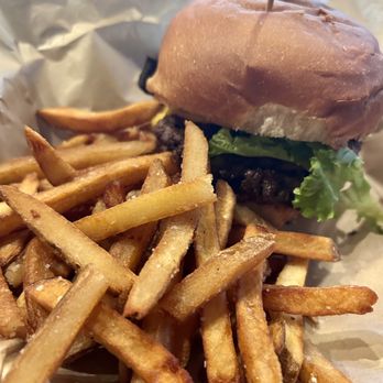 The Eddy Pub - Burger and Fries - Pubs Near Me - Saxapahaw, North Carolina The Eddy Pub - Burger and Fries - Pubs Near Me - Saxapahaw, North Carolina