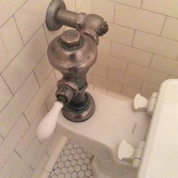 Ironclad Inn - Dirty and dated toilet in our room. Nov 2014 - Bed & Breakfast Near Me - Fredericksburg, Virginia Ironclad Inn - Dirty and dated toilet in our room. Nov 2014 - Bed & Breakfast Near Me - Fredericksburg, Virginia