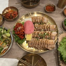 18. 보쌈 / Bossam (Pork Belly -- Medium)