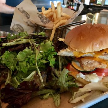 Draft Republic Carlsbad - Crispy Fried Chicken Sandwich - Comfort Food Near Me - Carlsbad, California