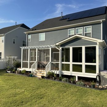 Trade Expertise - We did a custom pérgola with screens and a screen mesh at the top to give it some shade out in Pittsboro - Decks & Railing Near Me Trade Expertise - We did a custom pérgola with screens and a screen mesh at the top to give it some shade out in Pittsboro - Decks & Railing Near Me