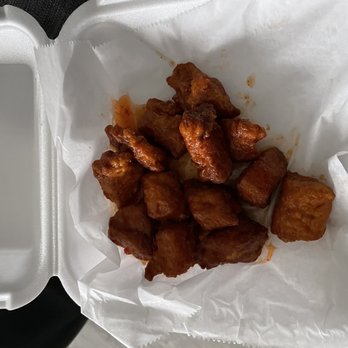 William Penn Tavern - chicken nuggies in a styrofoam container - Sports Bars Near Me - Pittsburgh, Pennsylvania William Penn Tavern - chicken nuggies in a styrofoam container - Sports Bars Near Me - Pittsburgh, Pennsylvania