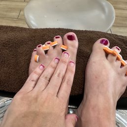 Looks good, even on my tiny little nails Looks good, even on my tiny little nails