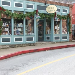 Gourmet Eureka - Gourmet Eureka decorated for Christmas