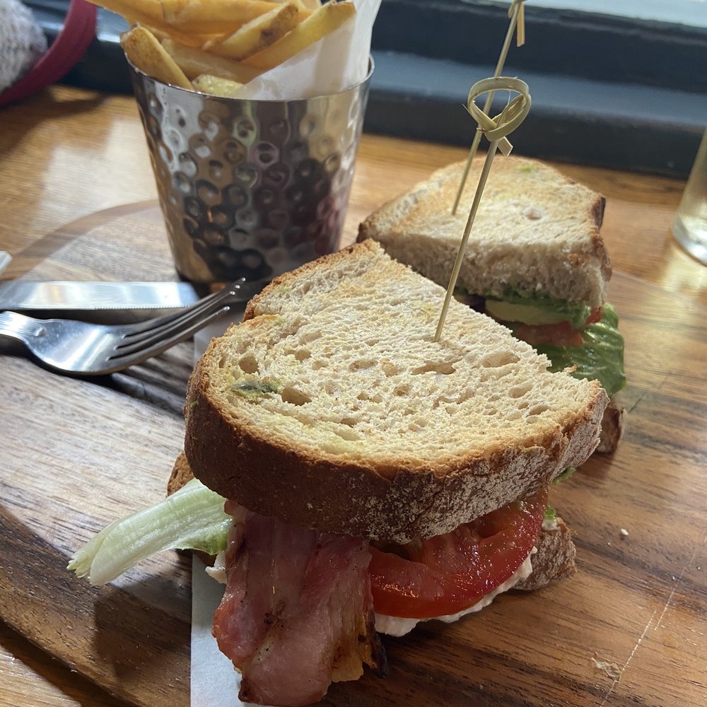 Crown & Two Chairmen - Pubs Near Me - London, XGL Crown & Two Chairmen - Pubs Near Me - London, XGL