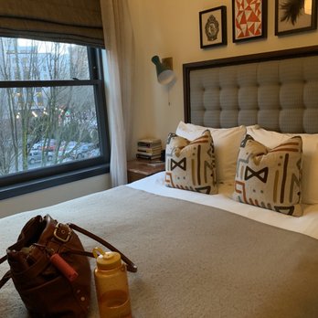 The Hoxton - Room facing the street. Snug with private shower. - Hotels Near Me - Portland, Oregon The Hoxton - Room facing the street. Snug with private shower. - Hotels Near Me - Portland, Oregon