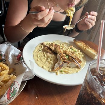 Broadway Oyster Bar - Linguini - Cajun/Creole Near Me - St. Louis, Missouri Broadway Oyster Bar - Linguini - Cajun/Creole Near Me - St. Louis, Missouri