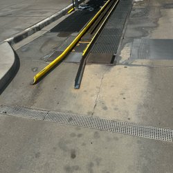 Take 5 Car Wash - Missing rubber piece