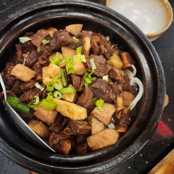 Mr BoBo - Braised Beef Brisket Rice Casserole - Cantonese Near Me - Queens, New York