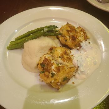 Black Lab Bistro - My entree - Jumbo lump crab cakes with remoulade sauce, mashed potatoes, and asparagus - New American Near Me - Phoenixville, Pennsylvania