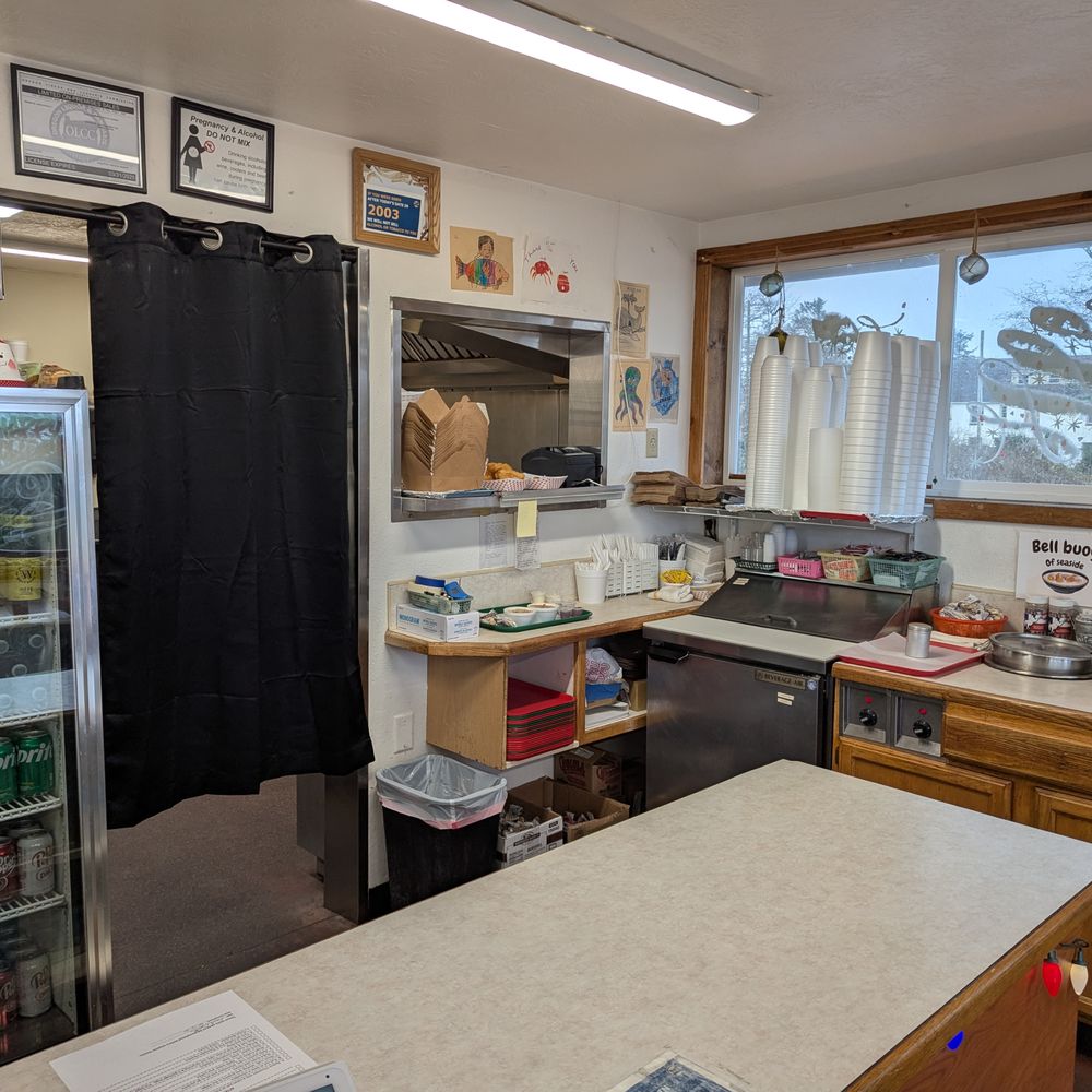 Buoy's Best - Interior - Seafood Near Me - Seaside, Oregon