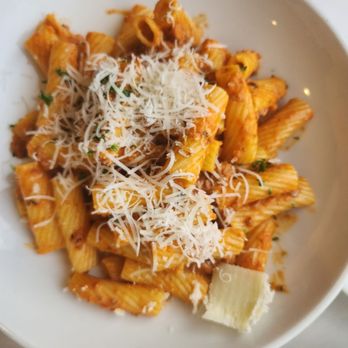 MA'S Italian Kitchen - Beef Rigatoni - Italian Near Me - Burbank, California