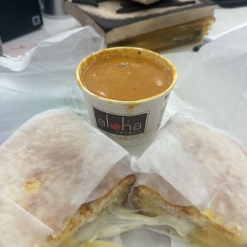 Aloha Salads - Tomato soup and Grilled Cheese Soup Combogrilled - Sandwiches Near Me - Kailua, Hawaii Aloha Salads - Tomato soup and Grilled Cheese Soup Combogrilled - Sandwiches Near Me - Kailua, Hawaii