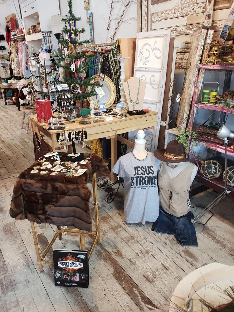 Ella's What Not Shop Image
