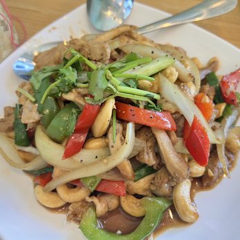 Supa Thai - Oyster Chicken Stir Fry - Thai Near Me - Kapolei, Hawaii Supa Thai - Oyster Chicken Stir Fry - Thai Near Me - Kapolei, Hawaii