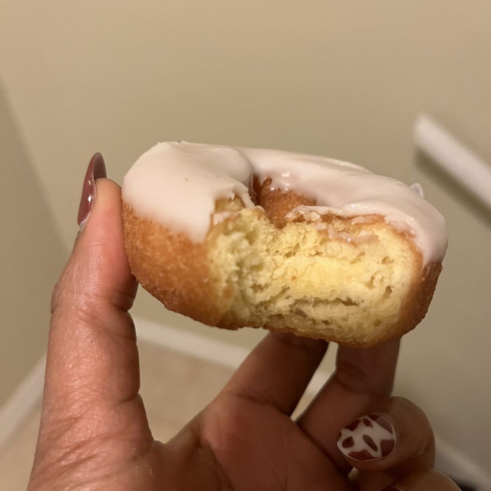 Nicola's Donut Shop - Vanilla donut - Donuts Near Me - Tampa, Florida