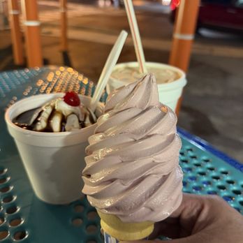 Annie's Soft Ice Cream - Ice Cream & Frozen Yogurt Near Me - Campbelltown, Pennsylvania