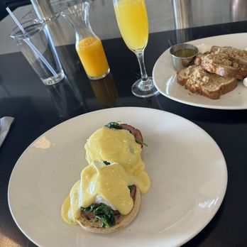 Social Station - Benedict (fantastic hollandaise sauce) - American Near Me - Henderson, Nevada Social Station - Benedict (fantastic hollandaise sauce) - American Near Me - Henderson, Nevada
