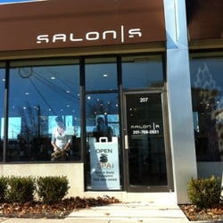 Spa J - Like the gal in the window. Shopping 4 guys??