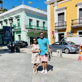 Plaza de Armas - Landmarks & Historical Buildings Near Me - San Juan, Puerto Rico